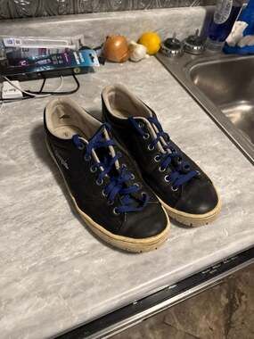 Simple Full Speed Black Leather Sneakers Size 10